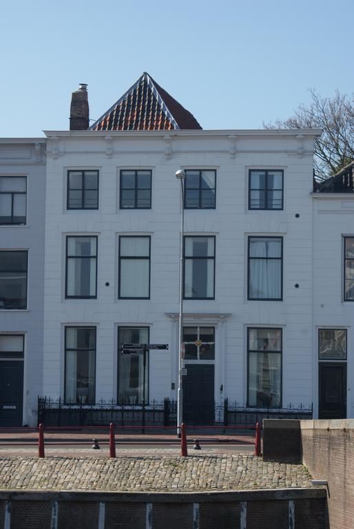 B&B Parijs Aan De Kaai Middelburg Exterior photo